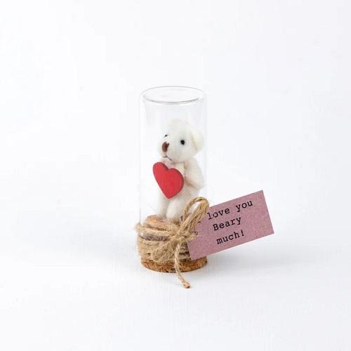 images/productimages/small/beertje-in-glazen-stolpje-love-you-beary-much-wit-1.jpg